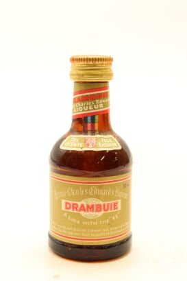 (1) Drambuie Whisky Liqueur, 40% ABV, 50ml