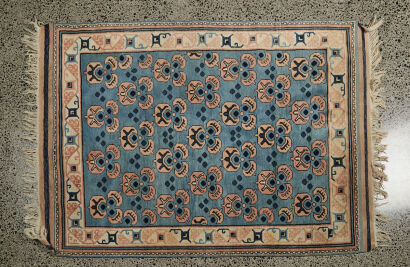 A Hand Knotted Wollen Gabbeh Rug