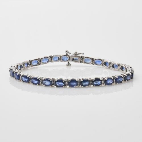 13ct White Gold Sapphire Bracelet totalling 14.04cts