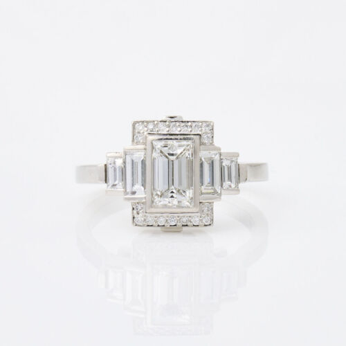 Platinum, Art Deco Diamond Dress Ring of 1.69cts Total