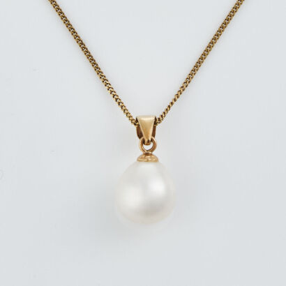 10ct Yellow Gold, 9mm Pearl Necklace on 45cm Curb Chain