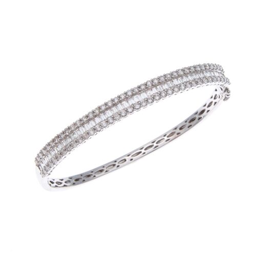 18ct Diamond Bangle