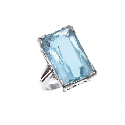 14ct Aquamarine Ring