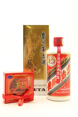 (1) 2015 Kweichow Flying Fairy Moutai with 2 glass, 53% ABV, 500ml (GB)