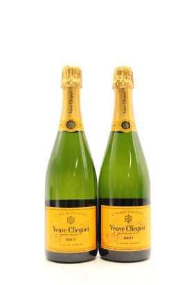 (2) NV Veuve Clicquot Ponsardin Yellow Label Brut, Champagne