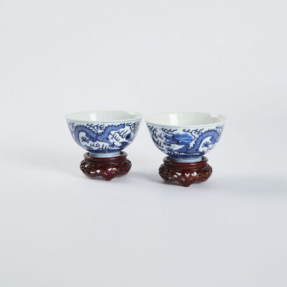 A Pair of Chinese Qing Dynasty Blue and White 'dragon' Bowl