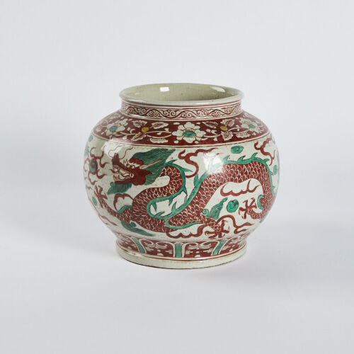 A Chinese Red+Green Color Pot, in 17th and 18th Century