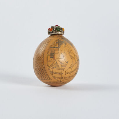 A Chinese gourd-carved 'erotica' snuff bottle