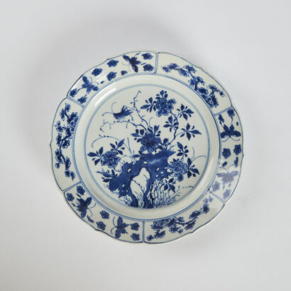 A Chinese Qing Dynasty blue and white flower pattern sunflower plate _Ming Daynasty Chenghua Mark)