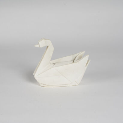 A Modern Geometric Swan Lamp