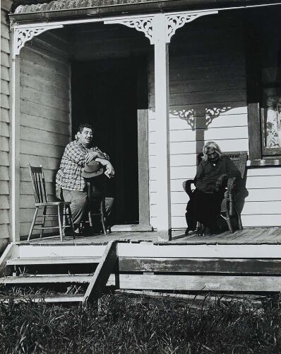 MARTI FRIEDLANDER Karu Mohiti, East Coast, North Island (Moko)