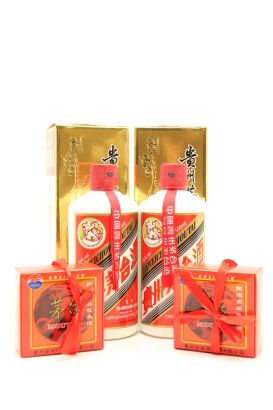 (2) 2016 Kweichow Flying Fairy Moutai with 2 glass, 53% ABV, 500ml (GB)