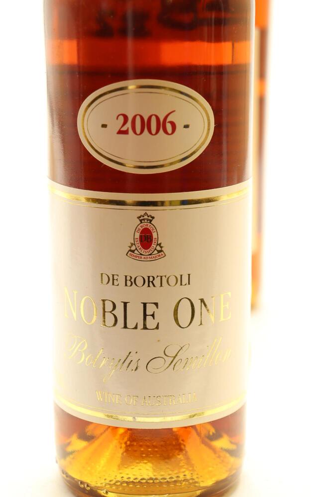 2) 2006 De Bortoli Noble One Botrytis Semillon, Riverina, 375ml [JR17]  [WE93] [JO95]