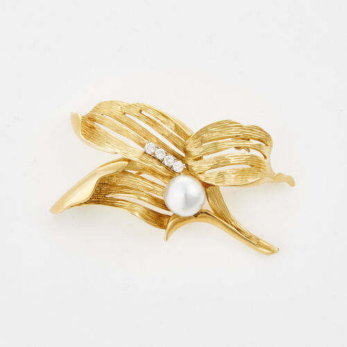 18ct Yellow Gold, Baroque Pearl and .20ct Diamond Brooch