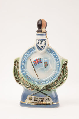 One Beam decanter (EMPTY) : Fiji Independence