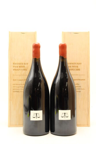 (2) 2021 Bilancia La Collina Syrah, Hawke's Bay, 1500ml [JR17]