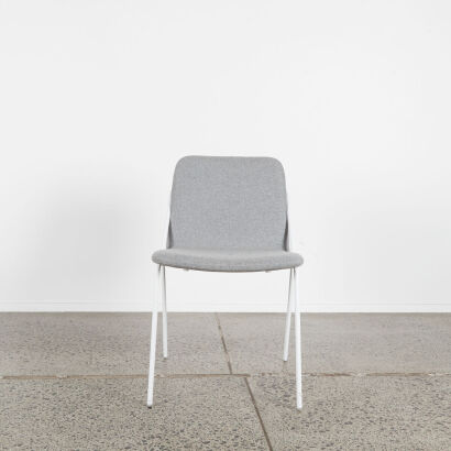 A Scandinavian MCM Single Chair With Grey Upholstery