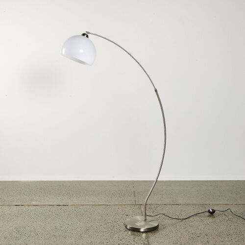 A Modern Design Curved Floor Lamp
