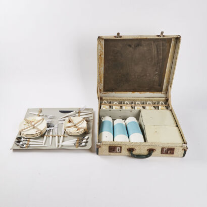 A Mid-Century Crown Lynn Picnic Boxed 41 Piece Set.