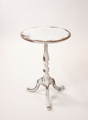 A French Style Wine Table&nbsp;