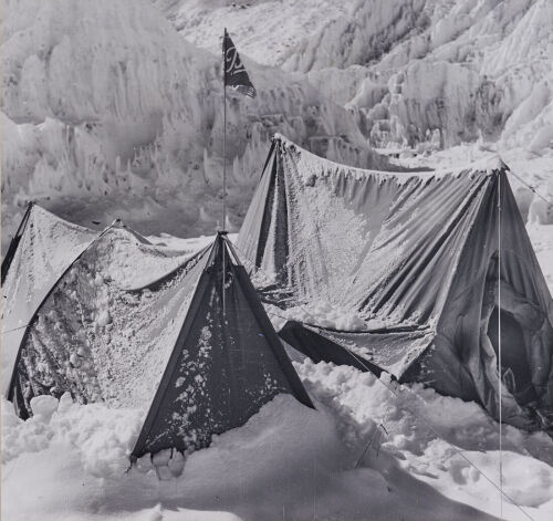 ALFRED GREGORY Tenzing tent with Bally Flag