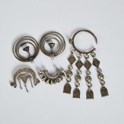 Old Asian silver accessories x5