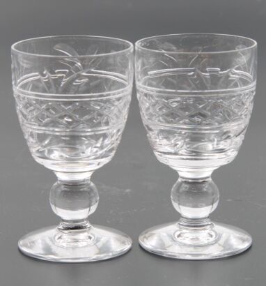 Two small liqueur glasses in one lot