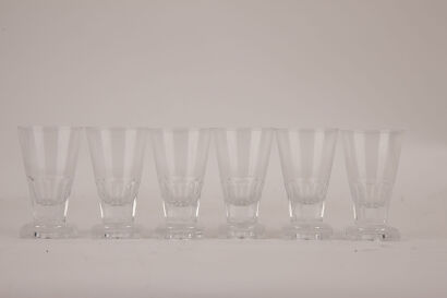 Six liqueur glasses in one lot