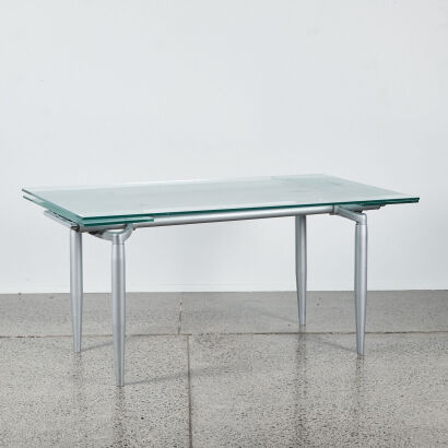 A Modern Extendable Glass Table