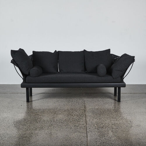 An Arflex Postmodern Convertible Sofa/Daybed