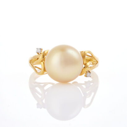 16ct Yellow Gold, Burmese South Sea Pearl and Diamond Ring