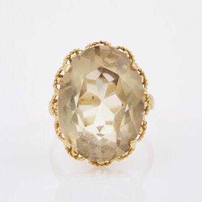 18ct Yellow Gold, Oval Light Yellow Quartz Cocktail Ring