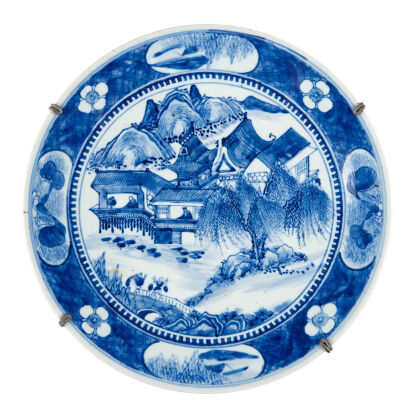 A Chinese 19th Century Blue-and-white Exported Plate with Chinese landscape pattern