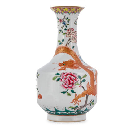 A Chinese Qing Dynasty Famille Rose Vase with flower and dragon pattern (Qing Dynasty Qianlong Mark)