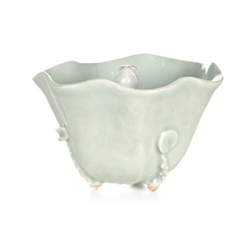 An Light Green Glazed Lotus Leaf Cup with figure pattern