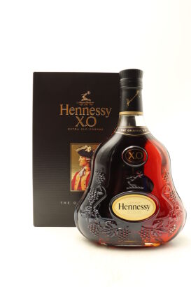 (1) Hennessy XO Gognac, 40% ABV (GB)