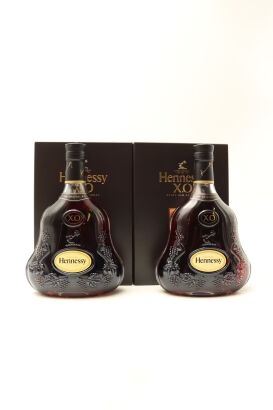(2) Hennessy XO Gognac, 40% ABV (GB)