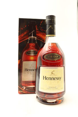 (1) Hennessy VSOP Cognac, 40% ABV (GB)