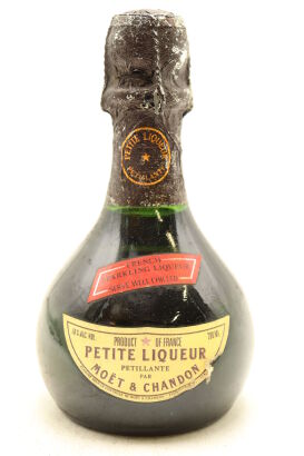(1) Moet & Chandon Petite Liquorelle Petillante Liqueur, 18% ABV, 200ml