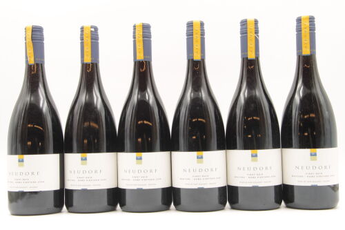 (6) 2006 Neudorf Moutere Homeblock Vineyard Pinot Noir, Nelson