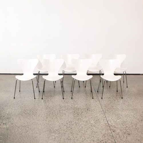 A Set of Eight Arne Jacobsen for Fritz Hansen Series 7 Chairs