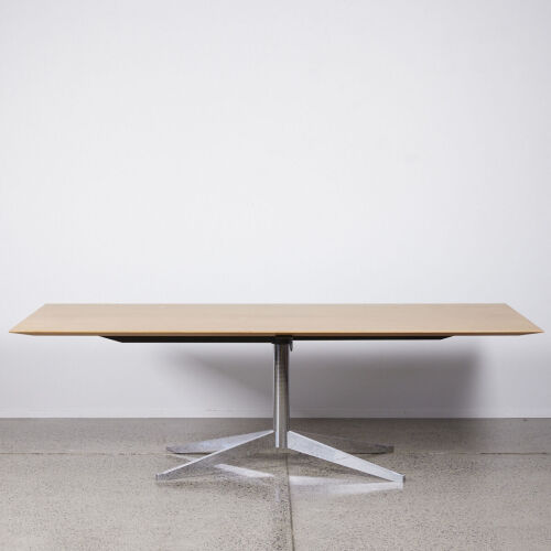 A Florence Knoll Table