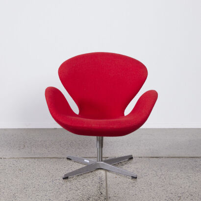 An Arne Jacobsen Swan Style Chair