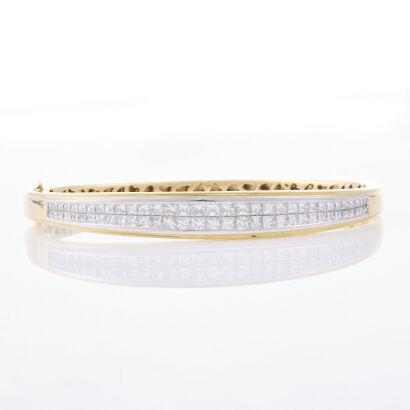 18ct Yellow Gold, 4.30ct Modern Diamond Bangle