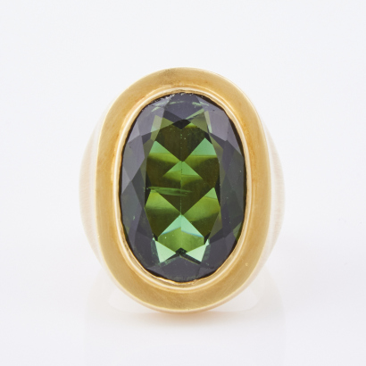 18ct Yellow Gold, Modern 11.65ct Green Tourmaline Ring