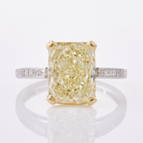 Platinum/18ct Yellow Gold, 3.52ct Light Fancy Yellow Diamond Radiant Cut&nbsp;Ring with Carre cut Shank