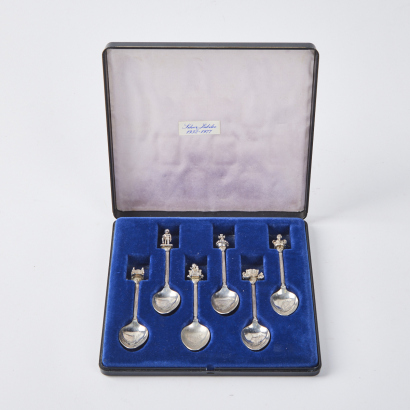 A Set Of Six English 1977 Silver Jubilee Teaspoons