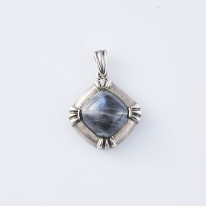 Silver Labradorite Pendant