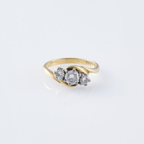 18ct Diamond Ring