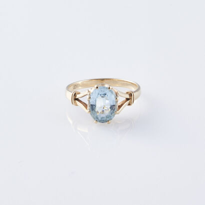 9ct Topaz Ring